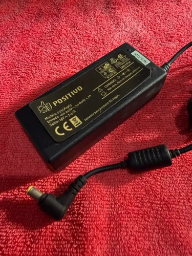 Fonte de Alimentação Positivo Original 65W 19V 3.42A Bivolt 0335A1965