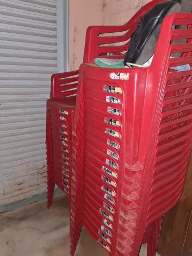 Vende-se mesas com cadeiras 