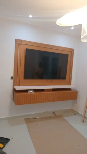 Painel ate 75 polegadas disponível