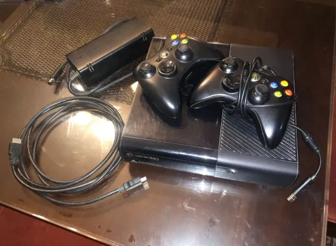 Vendo Xbox 360 Super Slim