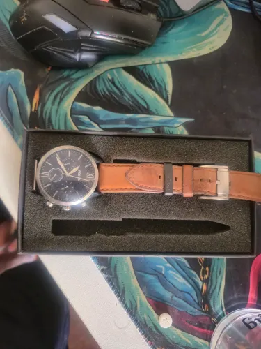 Fossil Fenmore novo