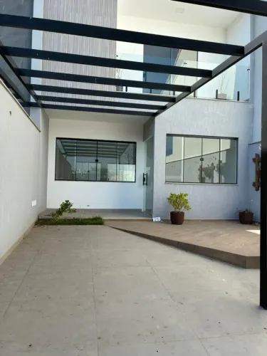Casa na Cidade Nova II para locação com 03 suítes.