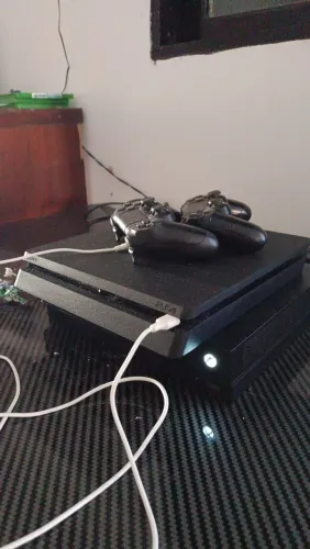 PS4 slim com 2 teras SSD 