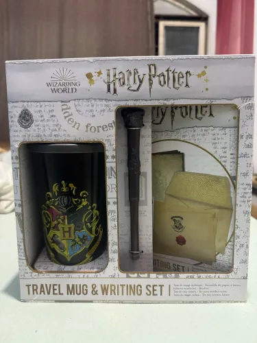 Caneca e varinha Harry Potter