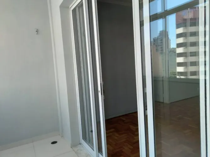 Apartamento com 120m2, totalmente reformado, 2 dormitórios, Consolação, São Paulo - R Caio