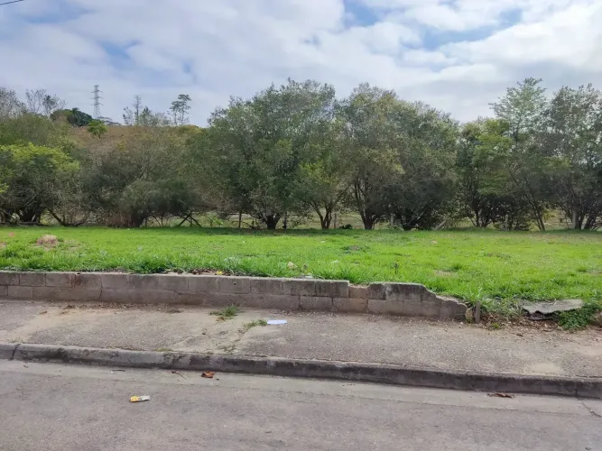 Excelente Terreno no Bairro São Francisco prox a via Cambui Embraer