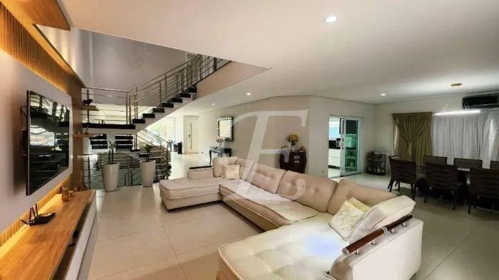 Casa de Alto Padrão à Venda no Condomínio Reserva Nova Cantareira com 4 Suítes e 550m²