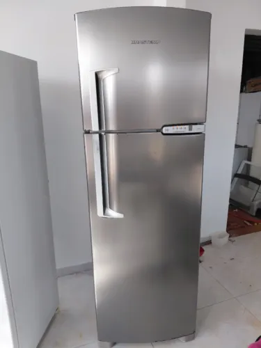 Vendo Geladeira Brastemp 381Litros, 110Volts, FrostFree, Revisada Com 3 Meses De Garantia