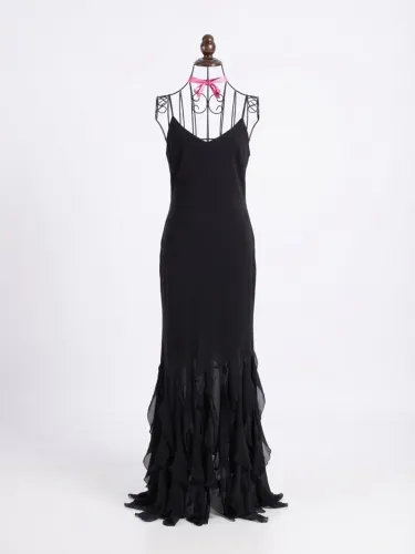 Vestido preto social com fendas