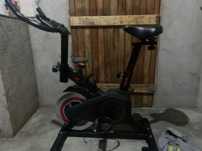 Bicicleta ergométrica semi nova pra vender rápido