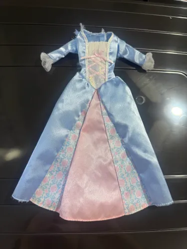 Vestido Barbie princesa e a plebeia erika