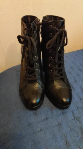 Bota Raphaela Boss - Semi Nova