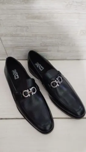 Sapato Ferragamo 43 