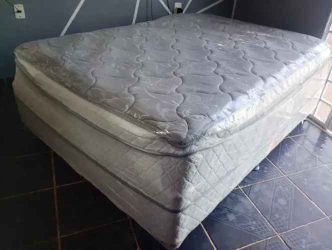 Cama Box Casal De Molas Ensacadas Semi Nova Higienizada