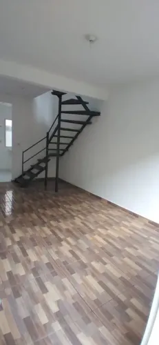 Casa em Condomínio com 2 Quarto(s) e 1 banheiro(s) para Alugar, 57 m² por R$ 670 / Mês