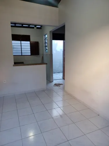 Alugo casa no Centro 