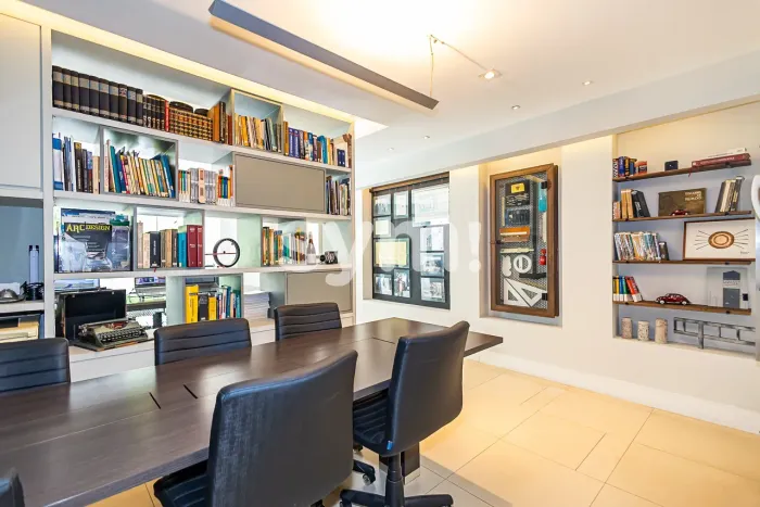 EXCELENTE CASA COM POTENCIAL COMERCIAL- ÁGUA VERDE