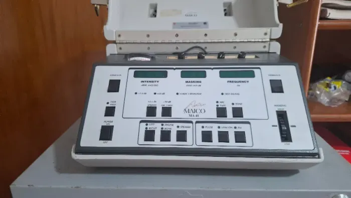 AUDIÔMETRO MAICO MA41 COMPLETO COM TODOS OS ACESSÓRIOS ORIGINAIS,CALIBRADO