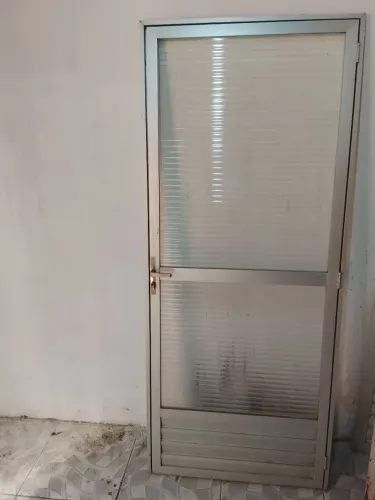 Porta alumínio
