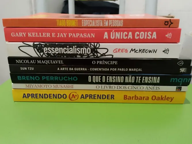 Kit com 8 Livros