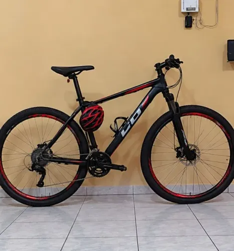 Bicicleta Aro 29 com Marchas - Usada em Bom Estado