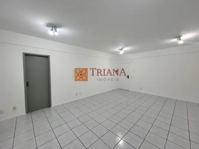 SALA COMERCIAL NO ESTREITO