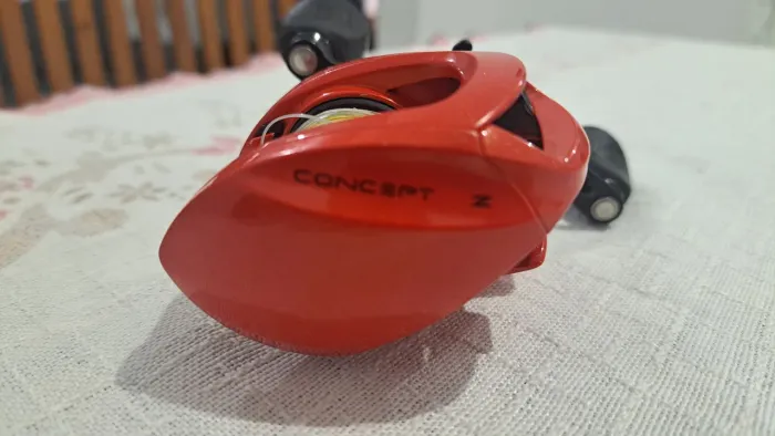 Vendo carretilha Concept Z / 13 Fishing / Manivela esquerda 