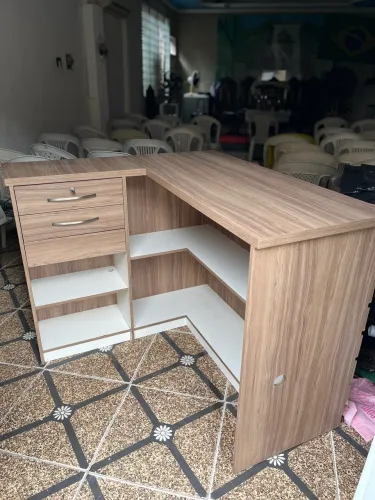 Balcão Loja de canto em MDF Formato em ?L? com 3 Gavetas
