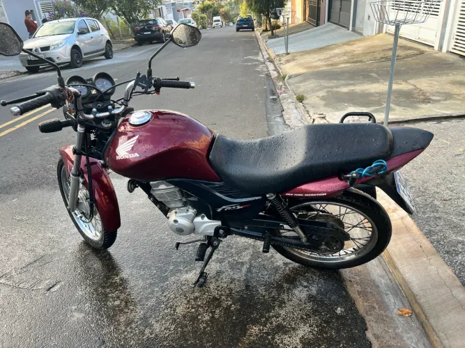 Fan 150 em boas condições único detalhe no tanque