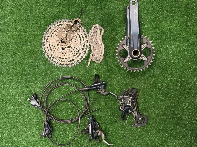 Kit Shimano SLX 12v com freios