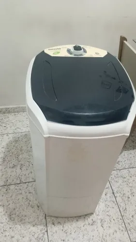 Tanquinho de lavar roupas 