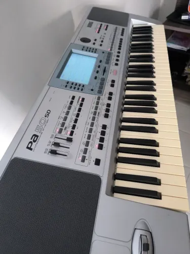 Teclado arranjador Korg pá 50 SD