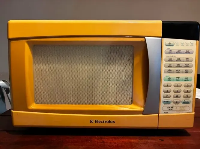Micro-ondas com defeito