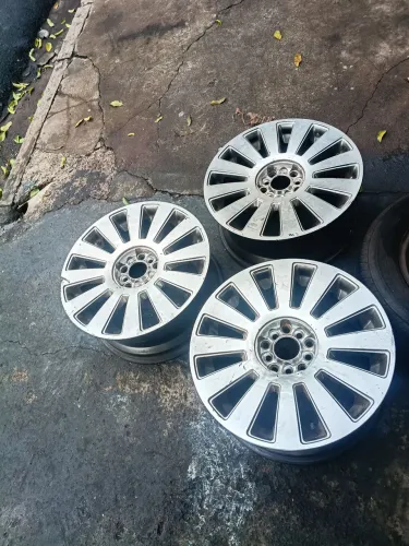 Roda aro 17 multifuros