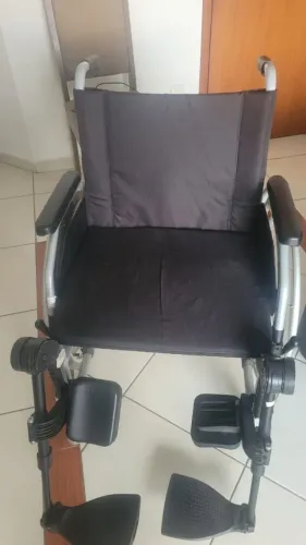 Cadeira De Rodas Aluminio Start M1 Pes Removiveis 50,5cm c/ apoio de pernas debrável