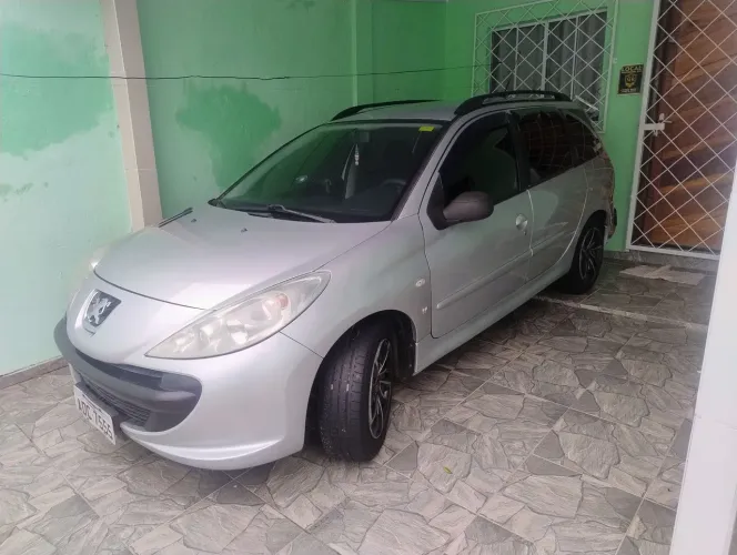 Peugeot 207 SW XR 1.4 Flex 8V 5P 2009