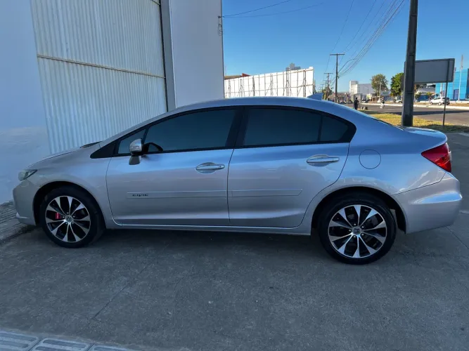 Honda Civic Sedan LXR 2.0 Flexone 16V Aut. 4P 2015