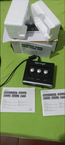 Interface de áudio Behringer