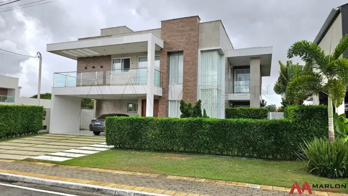 Casa em Condomínio Flora Boulevard, 3 suítes, área gourmet, boa localização, 300m²