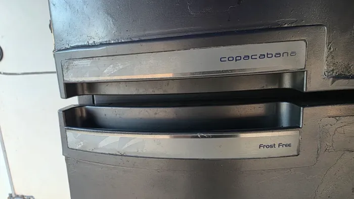 Geladeira Continental Frost Free 