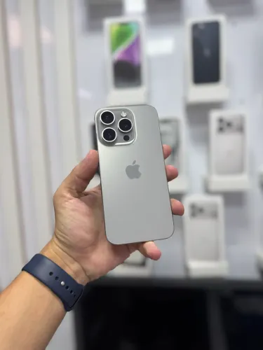 IPHONE 15 PRO 