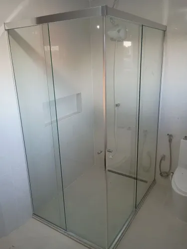 Manutenção de box de banheiro