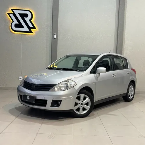 Nissan Tiida S 1.8/1.8 Flex 16V Mec. 2012