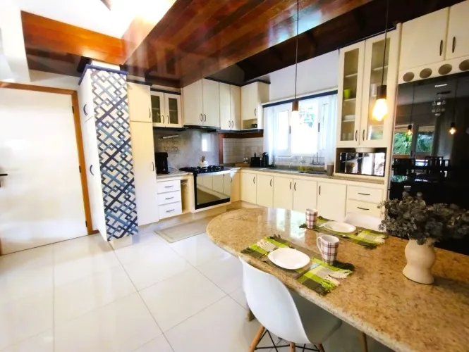 Apartamento duplex de 3 dormitórios na Lagoa