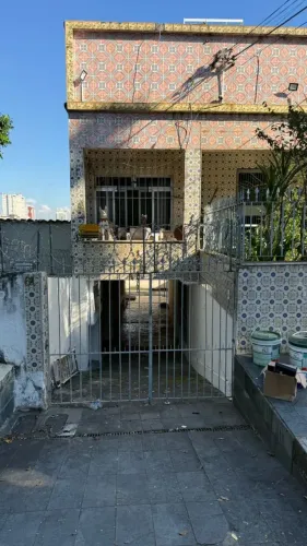 Imóvel para aluguel possui 70 metros quadrados com 2 quartos em Califórnia - Nova Iguaçu -