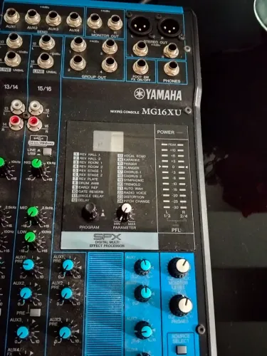 Mesa de som YAMAHA MG16XU