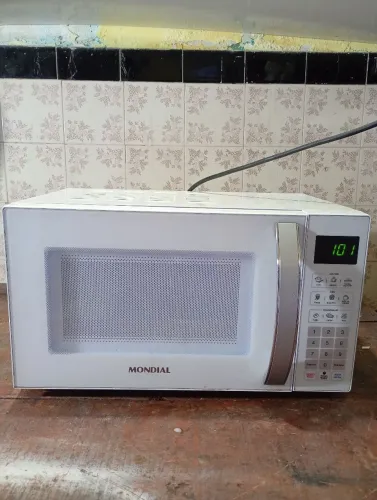 Microondas Mondial 21 litros