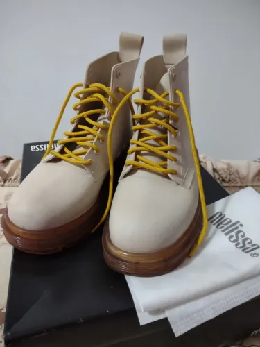 Bota Melissa