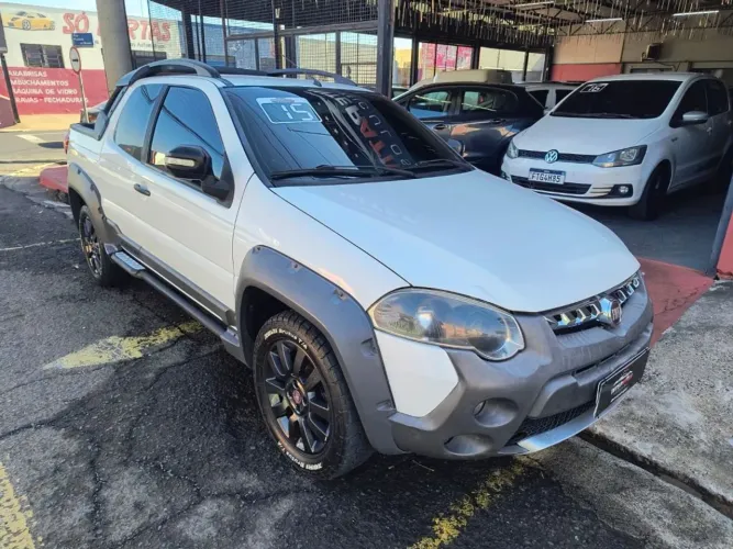 Fiat Strada Adventure1.8/ 1.8 Locker Flex CD 2015