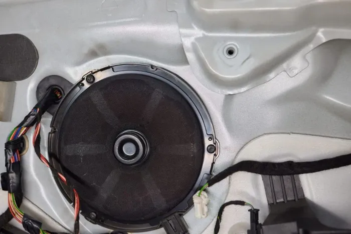 INSTALAÇÃO DE SOM AUTOMOTIVO 